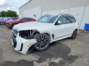 BMW X5 3.0L 6 2024