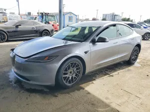 Tesla Model 3 2025