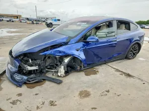 Tesla Model X 2022