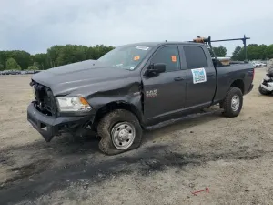 RAM 2500 ST 5.7L 8 2015