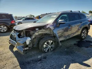 Toyota Highlander 2.4L 4 2023