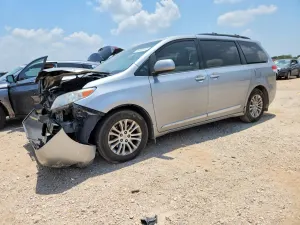 Toyota Sienna 3.5L 6 2014
