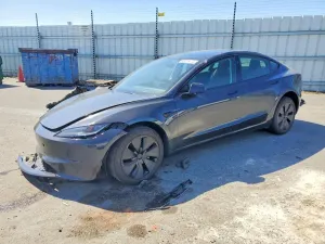 Tesla Model 3 2025