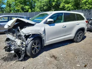 Toyota Highlander 3.5L 6 2017