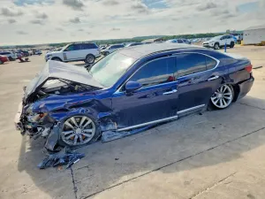 Lexus LS 4.6L 8 2013