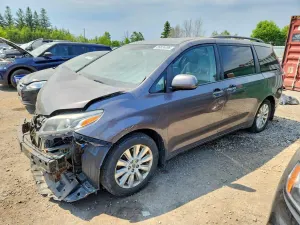 Toyota Sienna 3.5L 6 2015