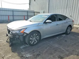 Nissan Altima 2.5L 4 2020