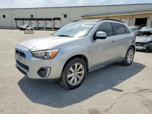Mitsubishi Outlander 2.0L 4 2015