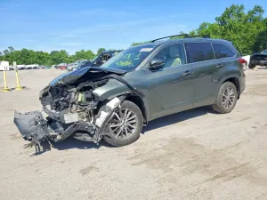 Toyota Highlander 3.5L 6 2017