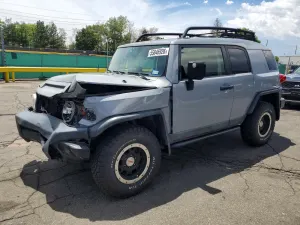 Toyota FJ Cruiser 4.0L 6 2013