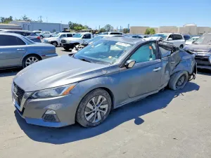 Nissan Altima 2.5L 4 2019