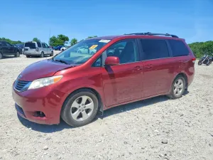 Toyota Sienna 3.5L 6 2014