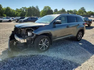 Toyota Highlander 3.5L 6 2018