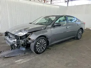 Nissan Altima 2.5L 4 2025