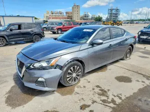 Nissan Altima 2.5L 4 2020