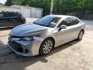 Toyota Camry L 2.5L 4 2018