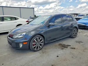 Volkswagen Golf 2.0L 4 2011