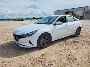 Hyundai Elantra 2.0L 4 2021