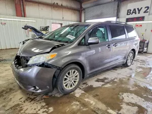 Toyota Sienna 3.5L 6 2011