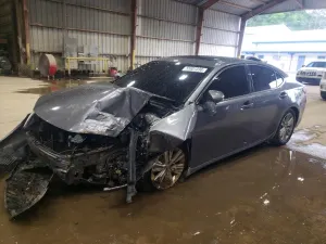 Lexus ES 3.5L 6 2015