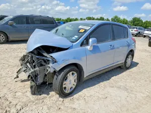 Nissan Versa 1.8L 4 2010