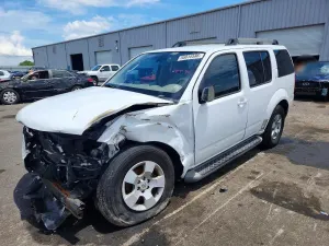 Nissan Pathfinder 4.0L 6 2012