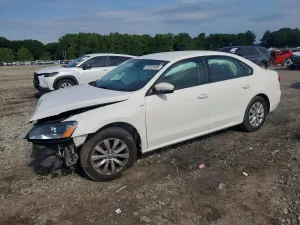 Volkswagen Passat 1.8L 4 2015