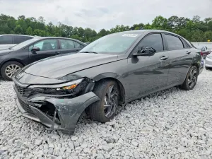 Hyundai Elantra 2.0L 4 2025