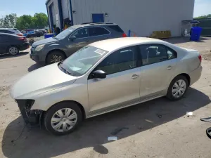 Volkswagen Jetta 2.0L 4 2012