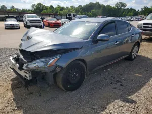 Nissan Altima 2.5L 4 2019