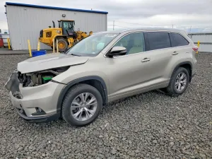Toyota Highlander 3.5L 6 2015