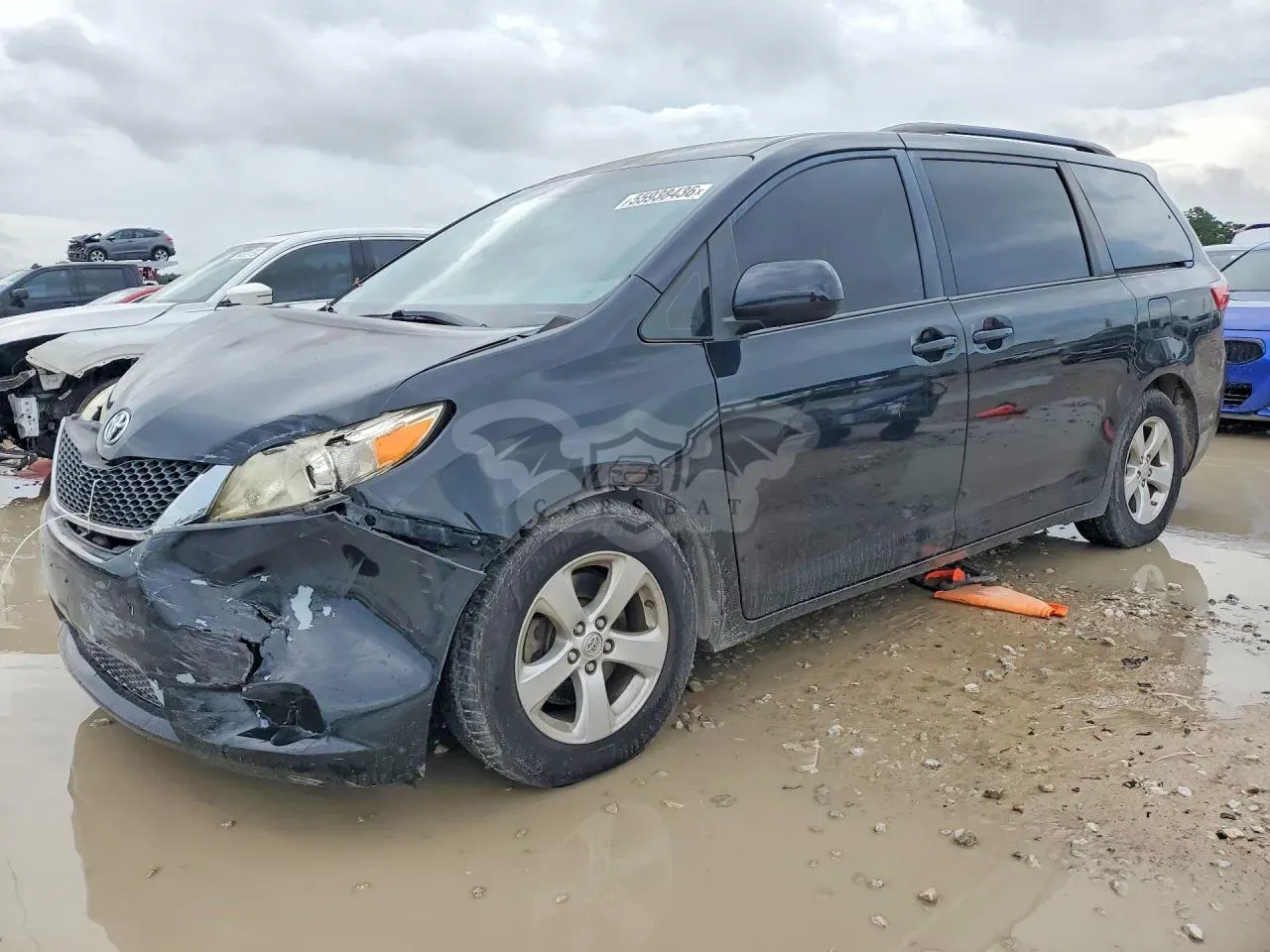 Toyota Sienna 3.5L 6 2015