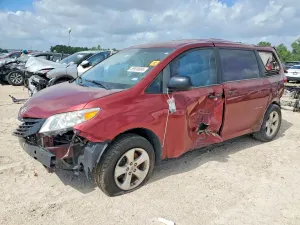 Toyota Sienna 3.5L 6 2013