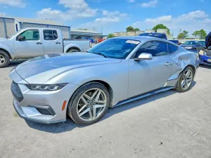 Ford Mustang 2.3L 4 2024