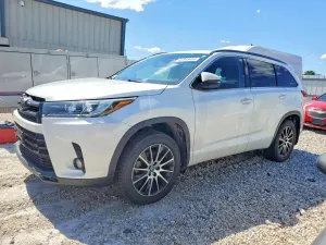 Toyota Highlander 3.5L 6 2017