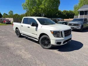 Nissan Titan 5.6L 8 2019
