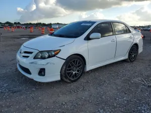 Toyota Corolla 1.8L 4 2013