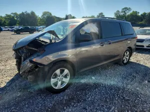 Toyota Sienna 3.5L 6 2017