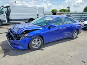 Hyundai Elantra 2.0L 4 2023