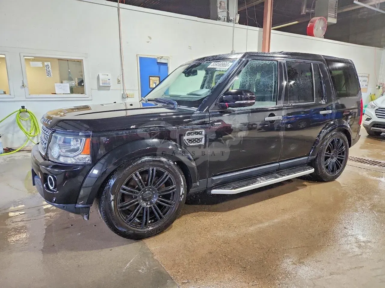 Land Rover Discovery 3.0L 6 2015