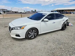 Nissan Altima 2.5L 4 2020
