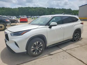 Toyota Highlander 3.5L 6 2021