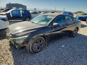 Hyundai Elantra 2.0L 4 2022
