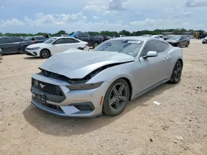 Ford Mustang 2.3L 4 2025