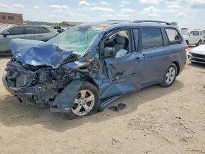 Toyota Sienna 3.5L 6 2014