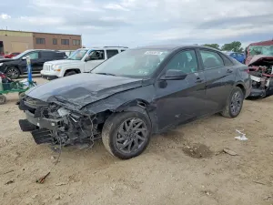 Hyundai Elantra 2.0L 4 2024