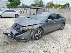 Nissan Altima 2.5L 4 2021