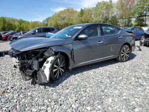 Nissan Altima PLATINUM 2.5L 4 2019