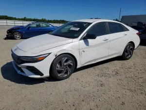 Hyundai Elantra 2.0L 4 2025