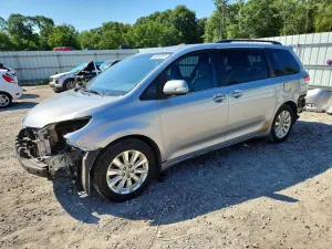 Toyota Sienna 3.5L 6 2014